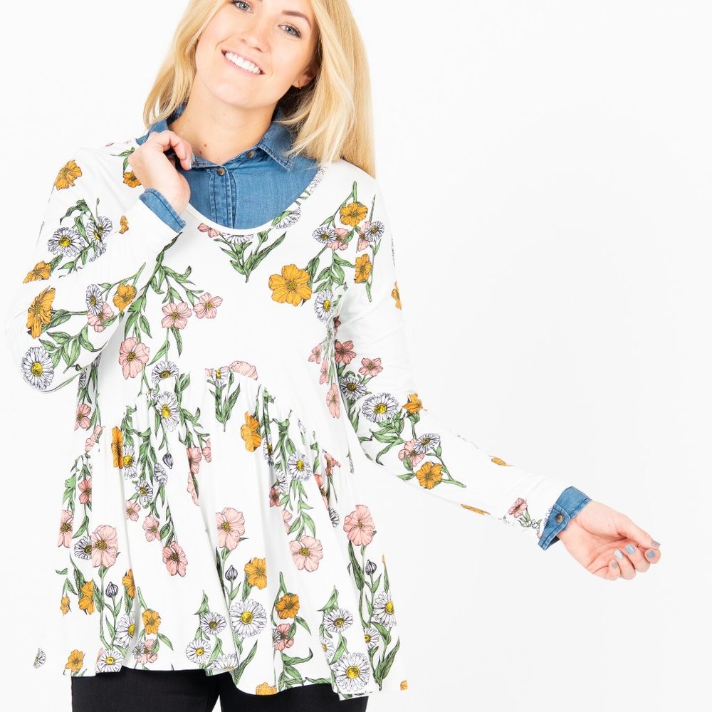 New with Tag Agnes & Dora Muse Top White Floral Size Large